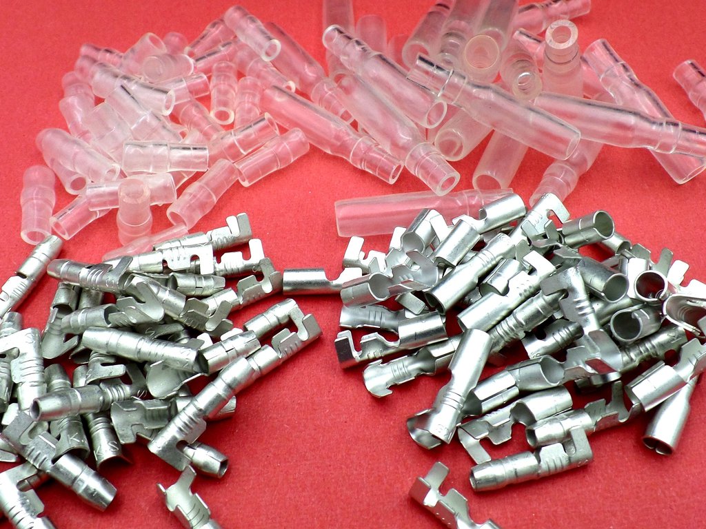 50 Pack Tinned 3.9mm Japanese Bullet Terminals with PVC Cover