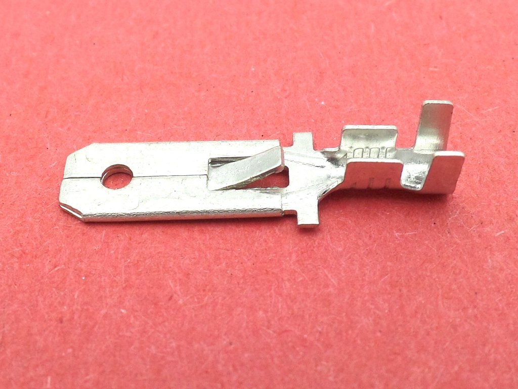Connector 6.3mm 4 Way White No Latch Male Wiring Loom C-6 - Image 3