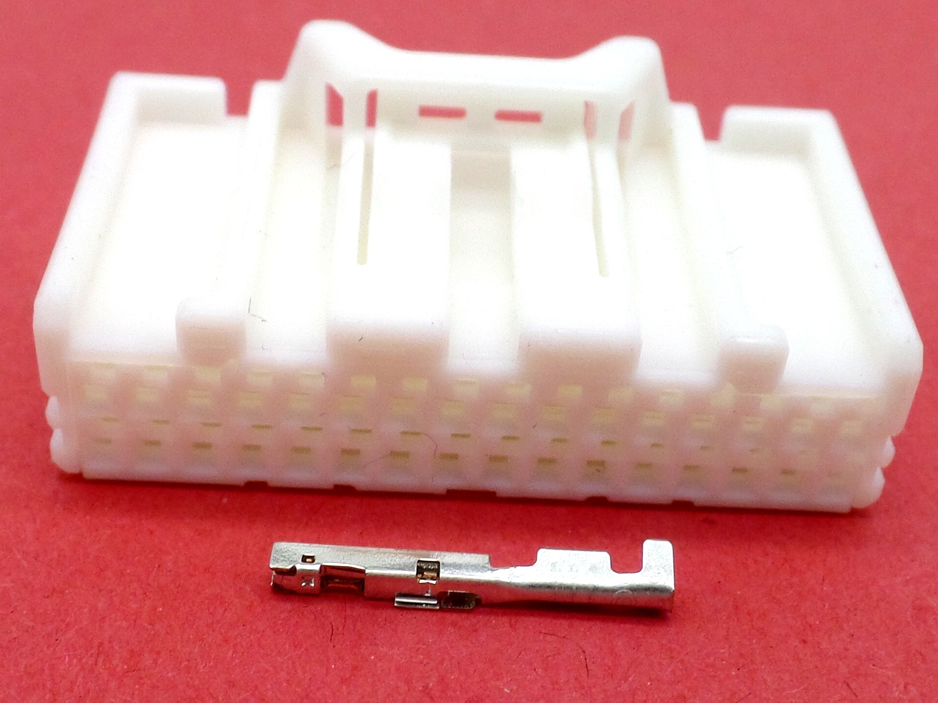 32 way nh series white female dash connector 6098-5287